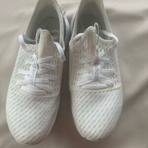 New Balance Women’s Dynasoft Nergize Sport V2 sneakers Size 7.5